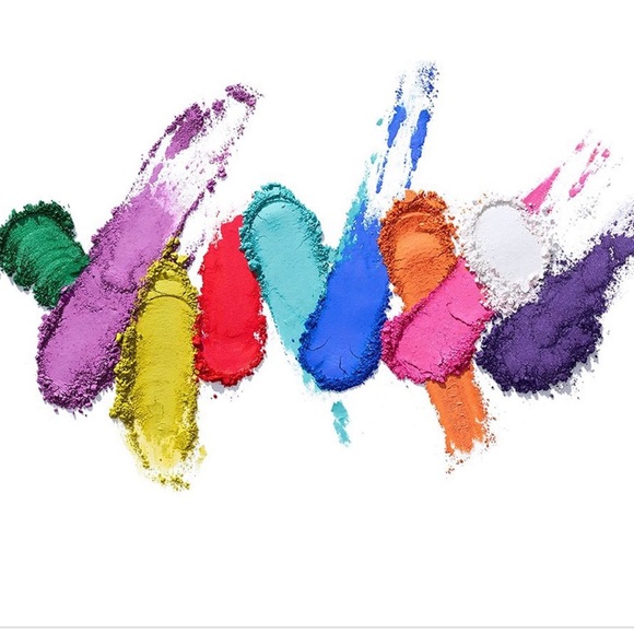 Wired Pressed Pigment Palette
URBAN DECAY - Picture 4 of 9